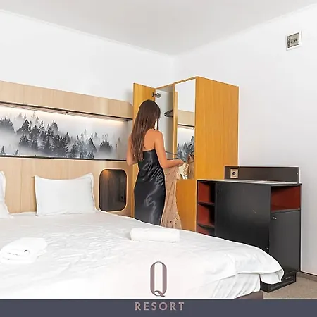 Hotel Q And