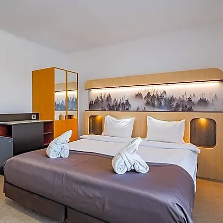 Q And Hotel 3*