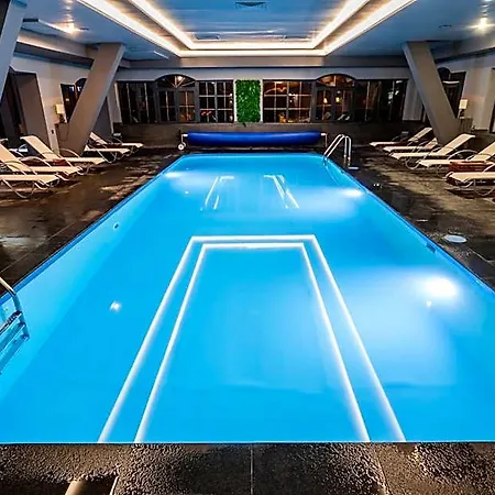 Q And Hotel
